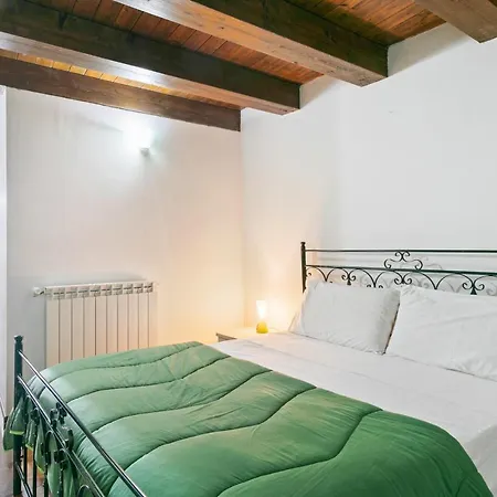 Apartment Vittorio Emanuele & Via Roma Colorful *